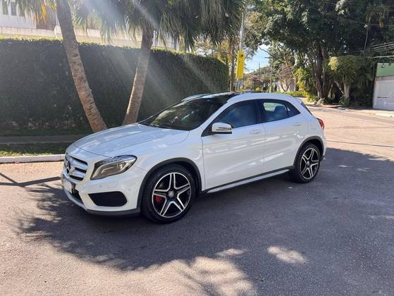 MERCEDES-BENZ GLA 250 2.0 16V TURBO GASOLINA SPORT 4P AUTOMÁTICO MERCEDES-BENZ GLA 250 2.0 16V TURBO GASOLINA SPORT 4P AUTOMÁTICO